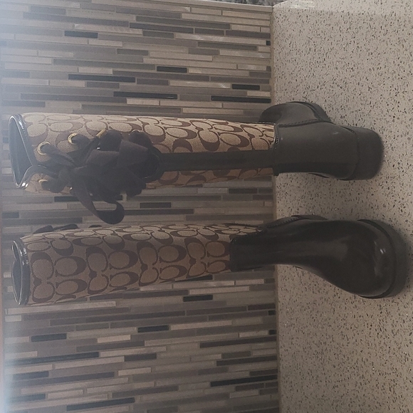 COACH RAIN BOOTS - Picture 2 of 8
